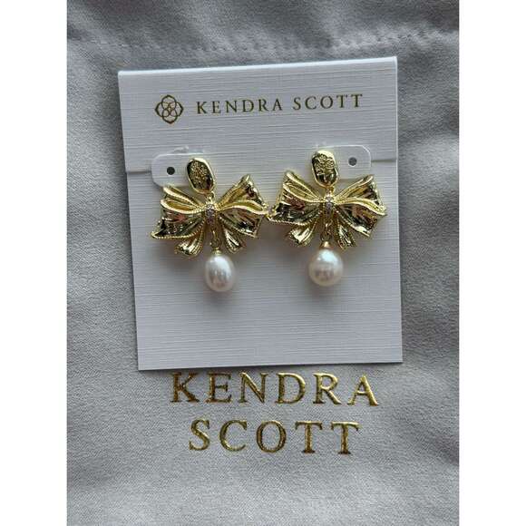Kendra Scott Jewelry - Kendra Scott bow pearl earrings